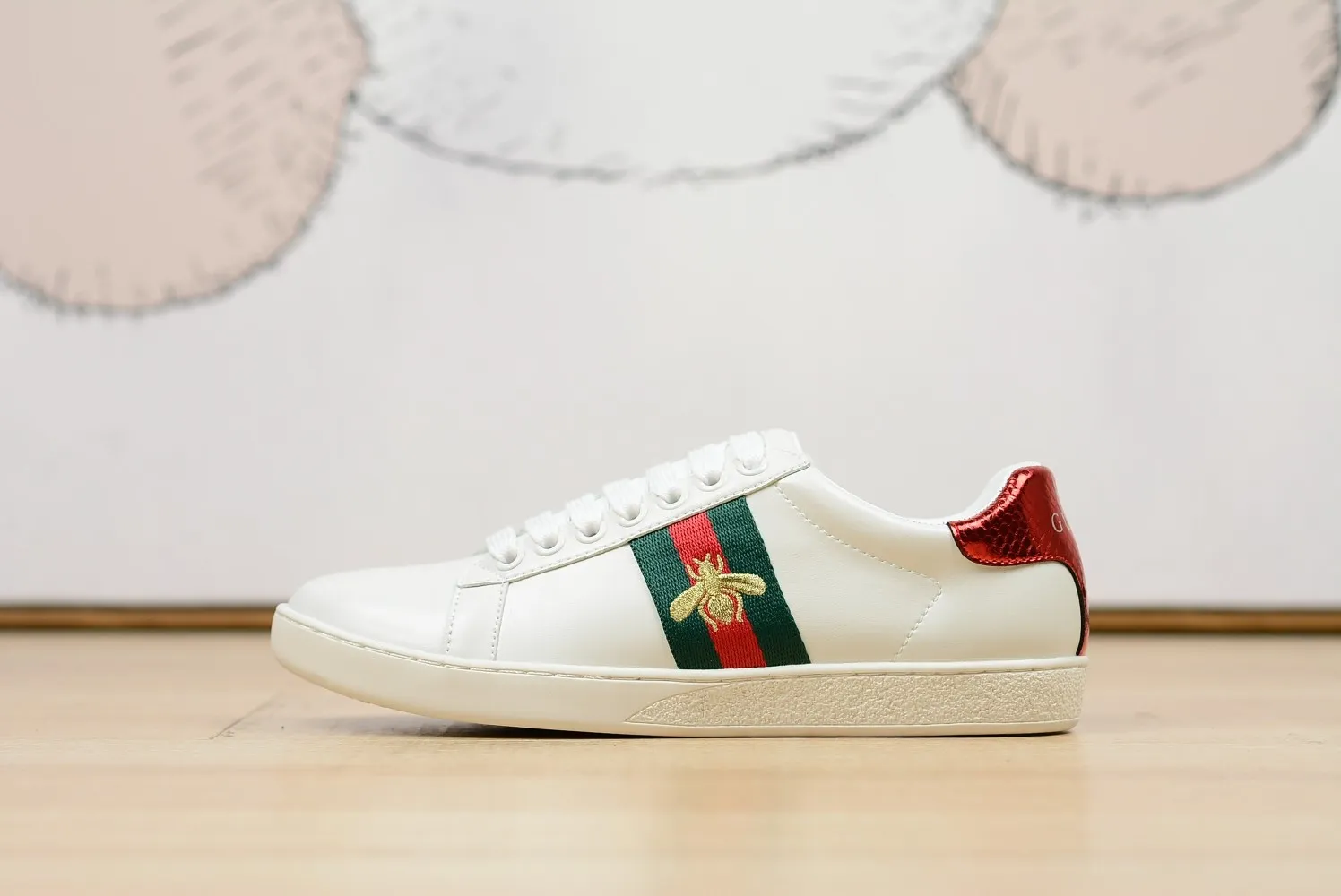 👟👟Ex-factory price 520👟👟 👟👟 Women's Shoes Factory GUCCI】Gucci's hot model Little Bee Gold Edition 35-44 Little Bee Gold Edition·Gucci high version Gucci must-have high-top white shoes [high quality] Specially recommended! The upper is made of original custom-made mercerized cowhide imported from Bangladesh! Original sheepskin lining and custom water snake skin on the back tail! Original molded rubber outsole! Standard size: Female 34-40 Male 40-44